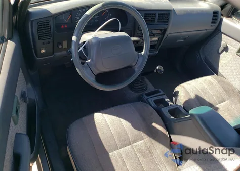 1996 Toyota Tacoma из США, поврежденный, VIN 4TANL42N0TZ124813